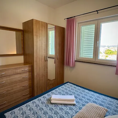 Maricic Rab Island Apartamento *
