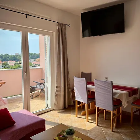 Maricic Rab Island Apartmán New Translation