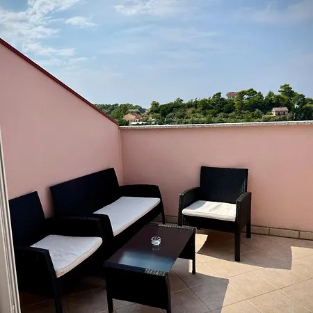 Maricic Rab Island Apartmán New Translation